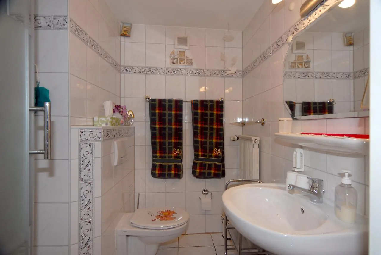 Haus Wessel Hotel Keulen 0*,